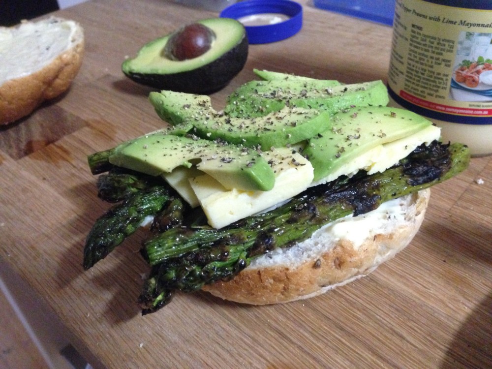 avocado aspragus sandwich